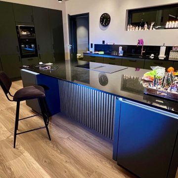 Deco Spilepanel under kjøkkenbenk